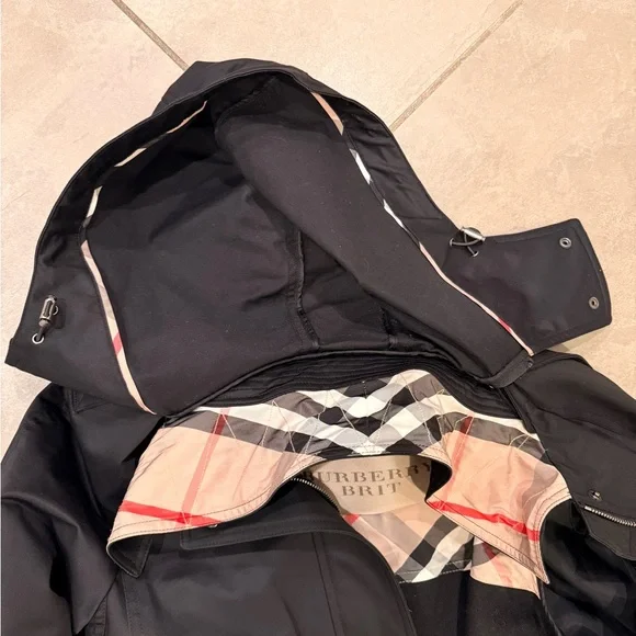 Burberry Black Hooded Trench with Signature Check Lining - Picture 9 of 13